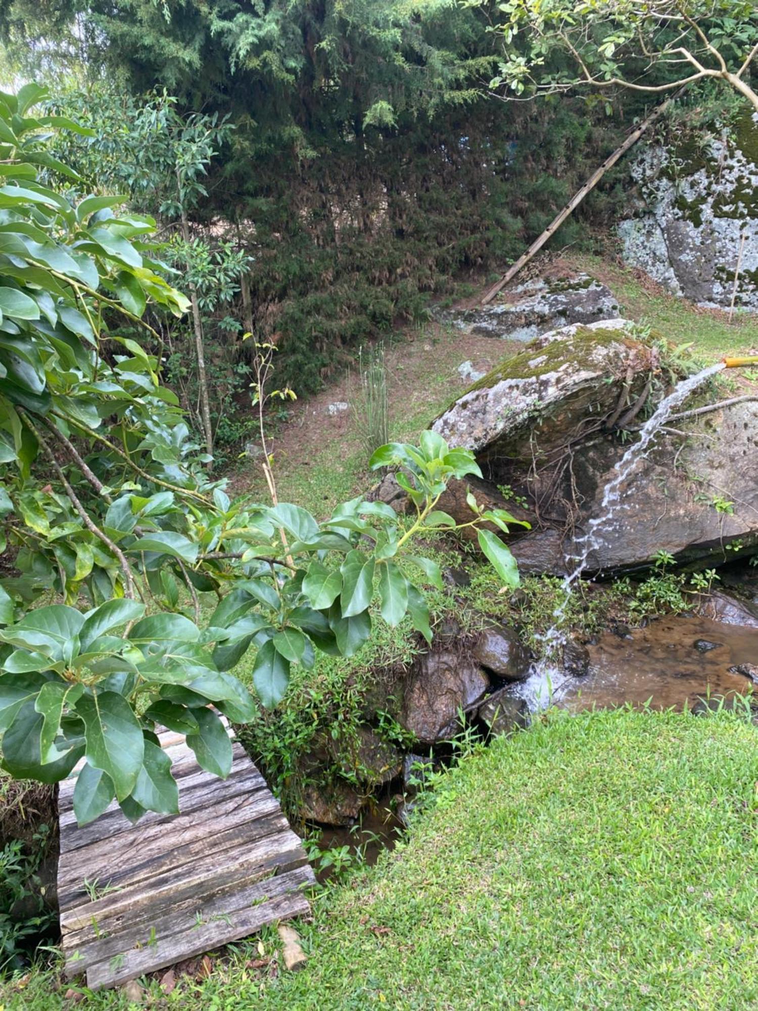 Homestay Casa Na Montanha A 500 Metros Da Pedra Do Bau Sao Bento do Sapucai